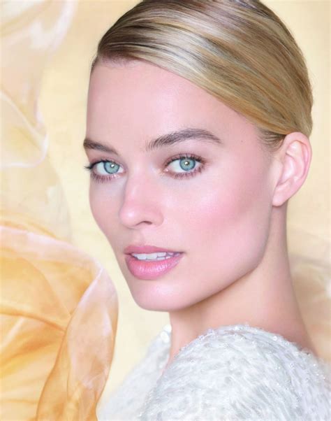 Margot Robbie Chanel essence